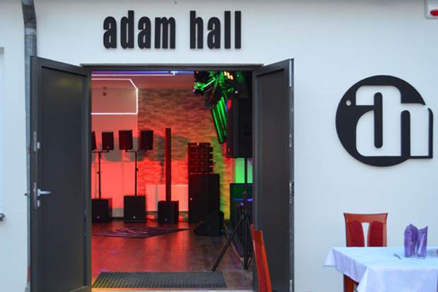 Adam Hall GmbH eröffnet Showroom in Polen